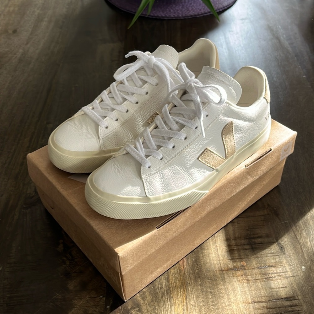 VEJA Campo Sneakers - Extra White Almond